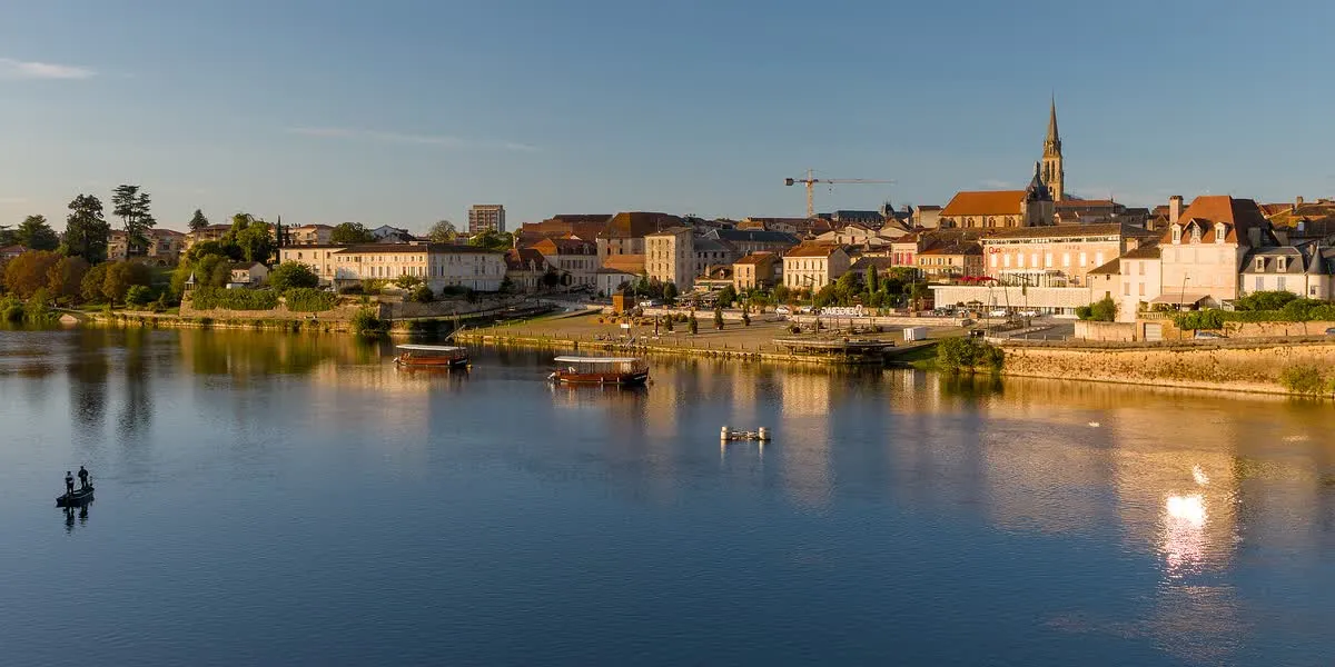 Vue de Bergerac, en Dordogne, en fin de journée