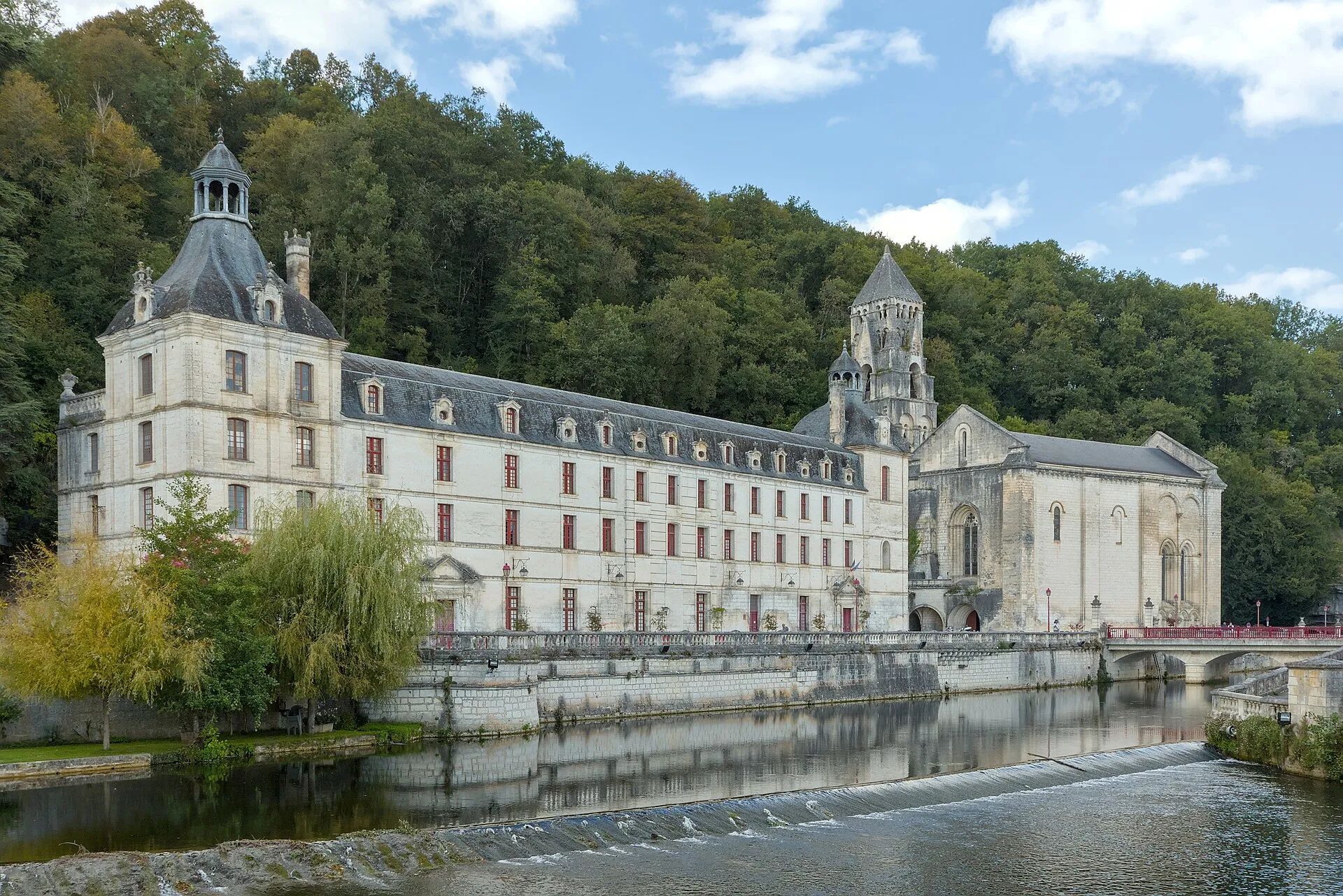 L'abbaye de Brantôme au bord de la Dronne