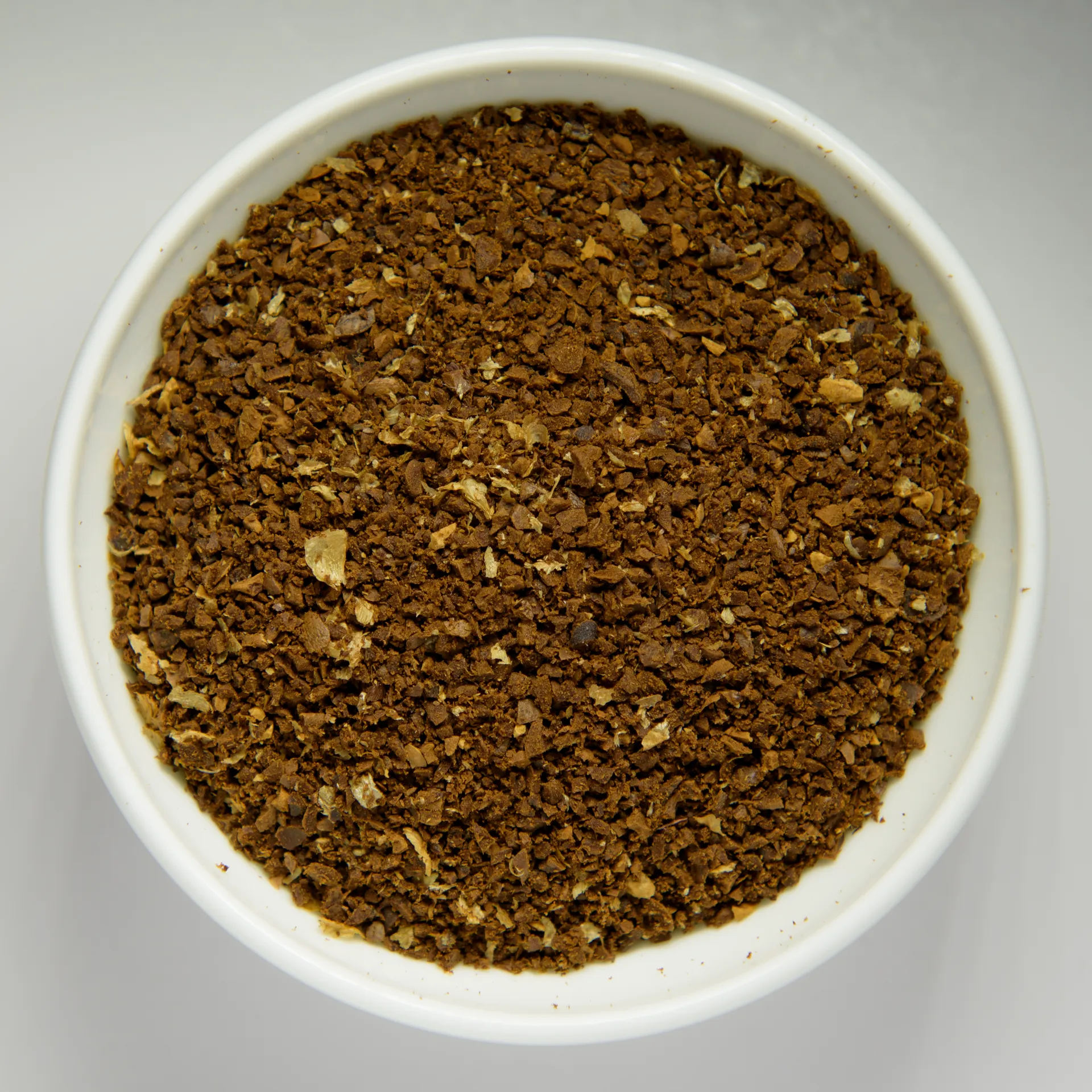 Du marc de café, un engrais naturel à utiliser avec discernement